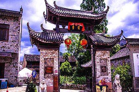 攀登高峰